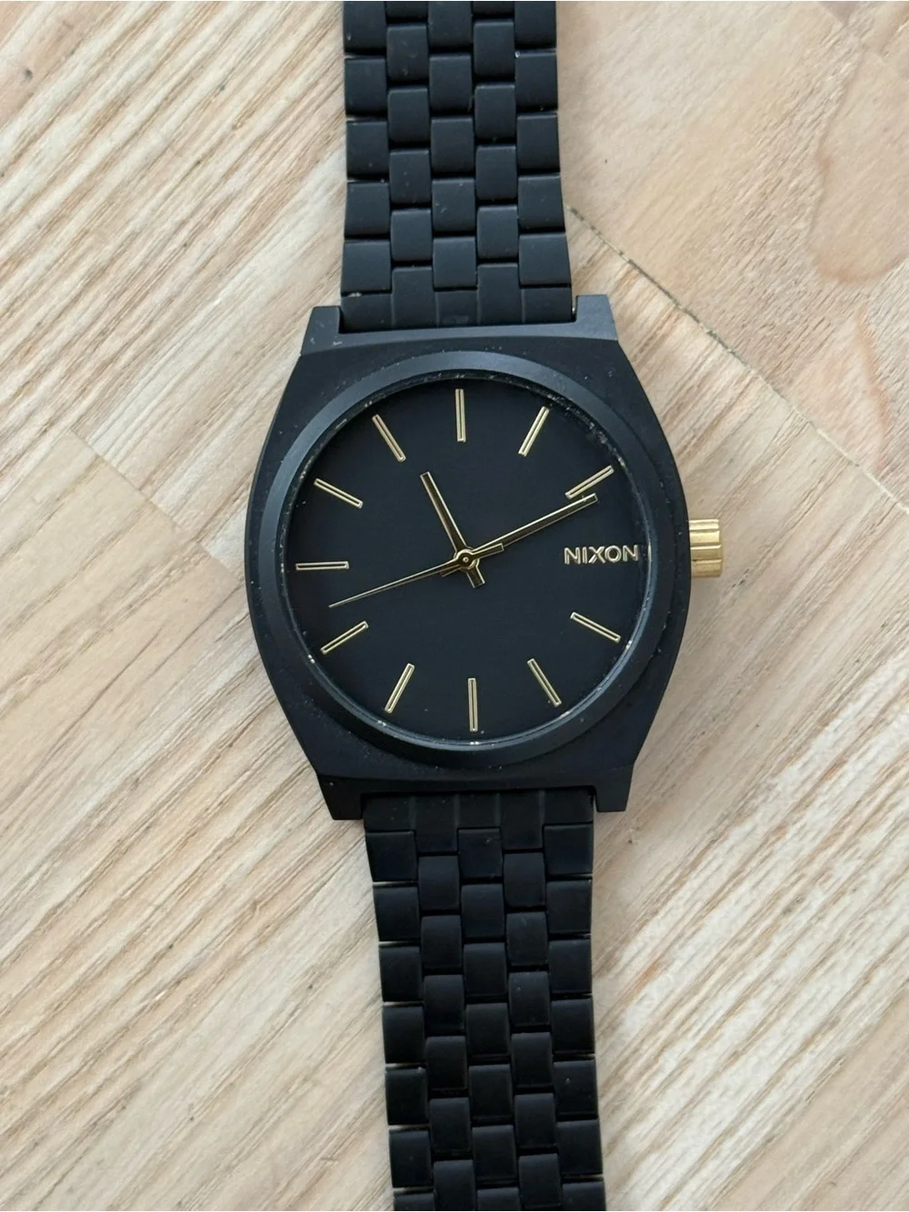 Nixon Minimal The Time Traveler Black Stainless Case Bracelet Gold Hands Markers